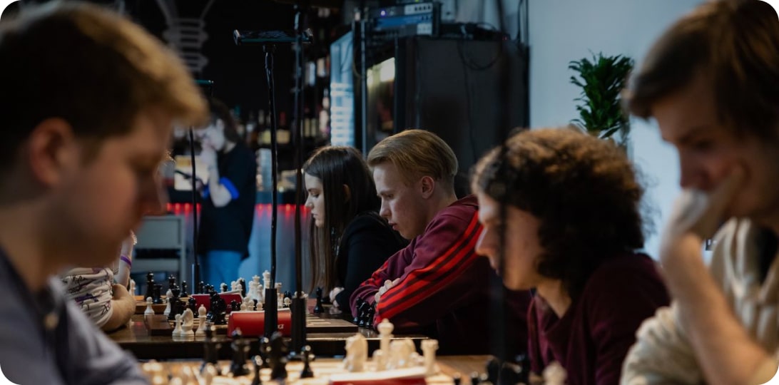 Chess tournament organization with idChess