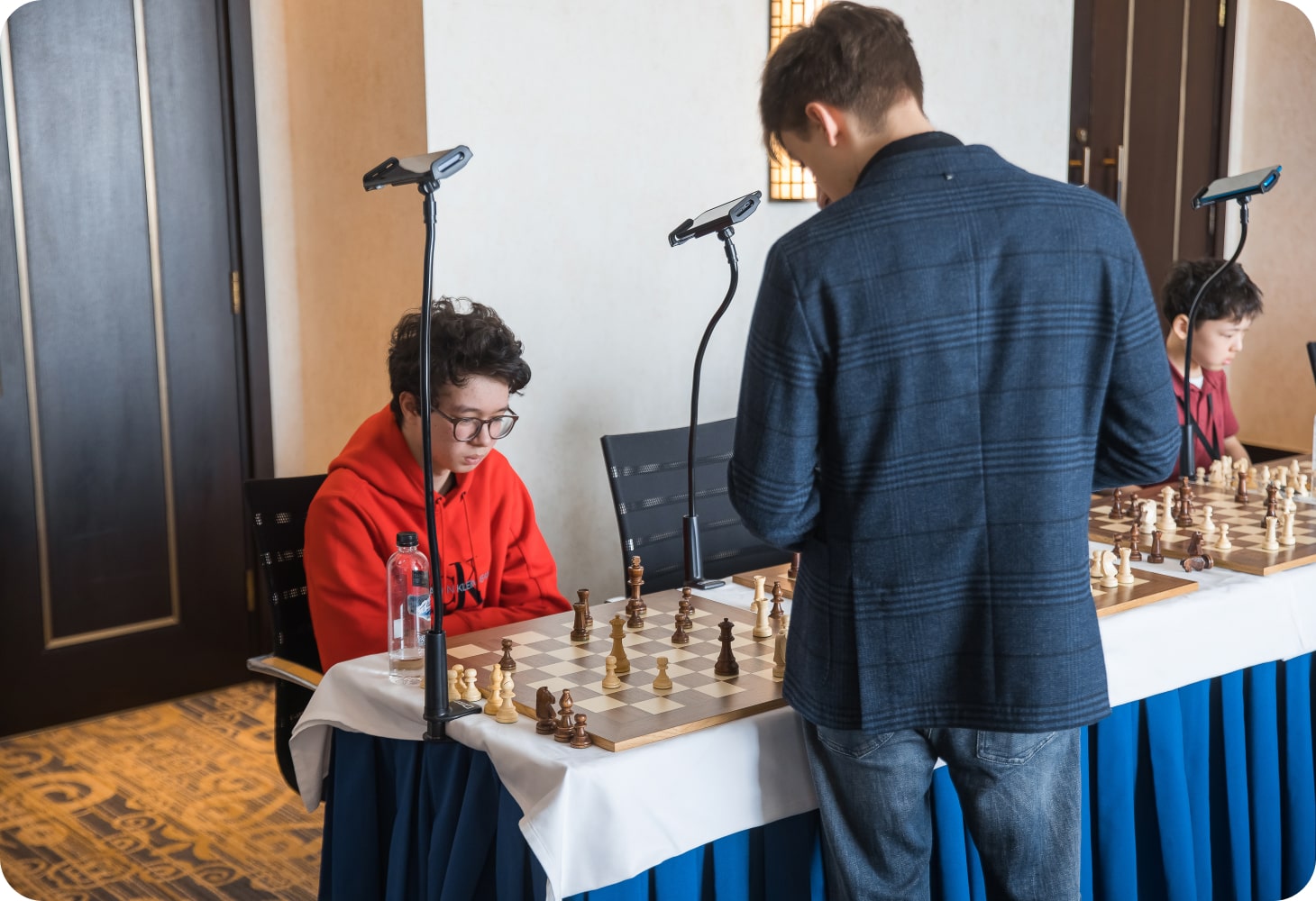 RUSSIA, MOSCOW - FEBRUARY 15, 2023: Russian chess grandmaster Daniil Dubov  (C) is seen during a